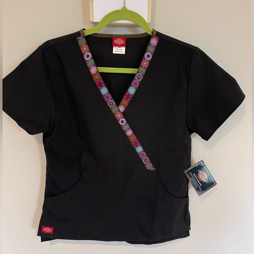 Dickies scrub top XS